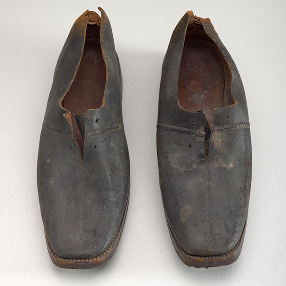 Convict-made shoes – <em>walking the line</em>
